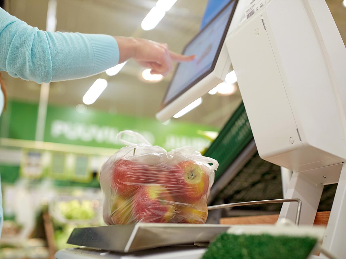 Apples on a grocery store POS weight scale.